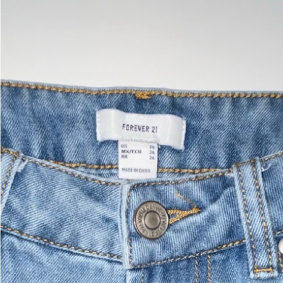 High Waist Ripped Mom Jeans - Picture 4 of 4